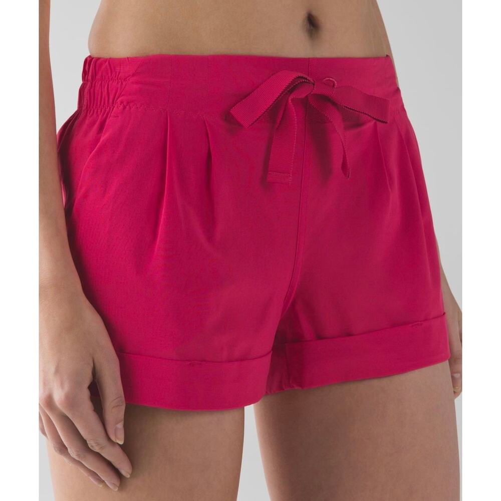 Lululemon Spring Break Away Short II
Boom Juice Size 8 NWOT